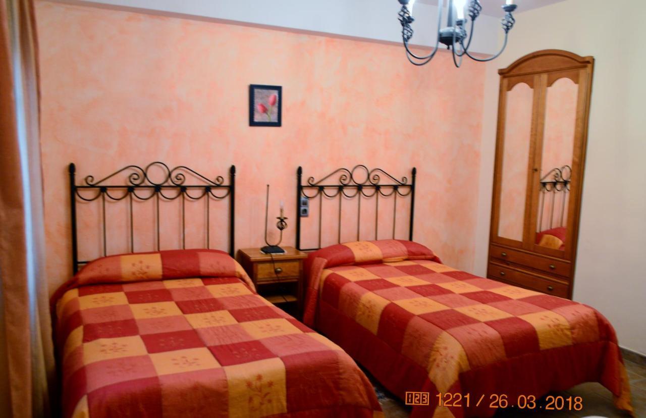 Posada La Reja Malpica de Tajo Luaran gambar