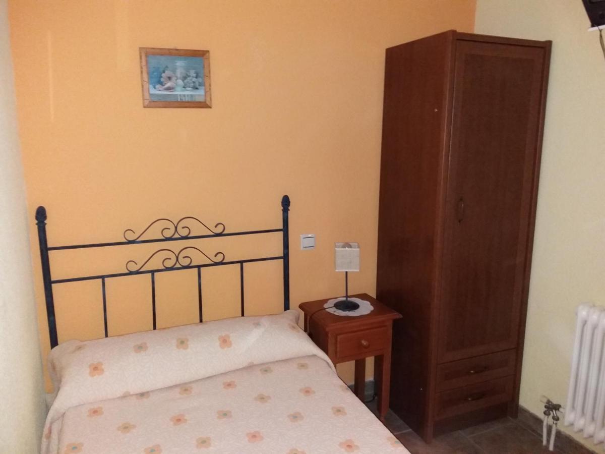 Posada La Reja Malpica de Tajo Luaran gambar