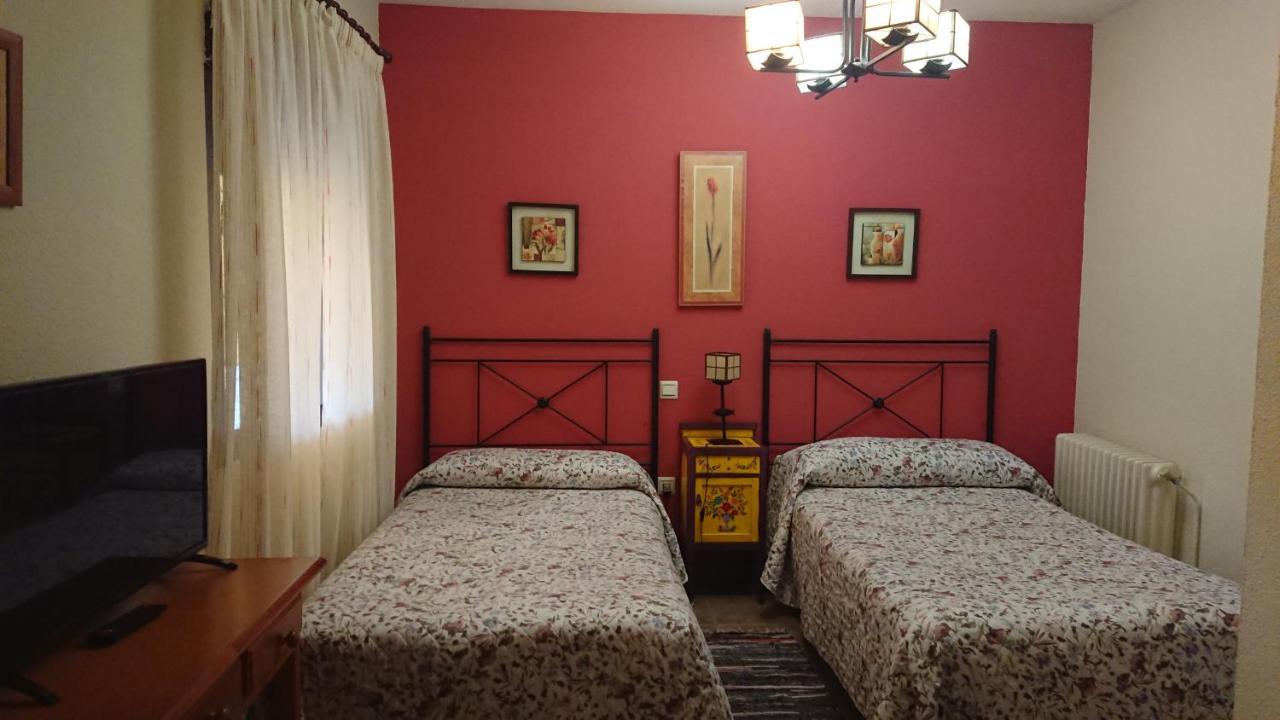 Posada La Reja Malpica de Tajo Luaran gambar