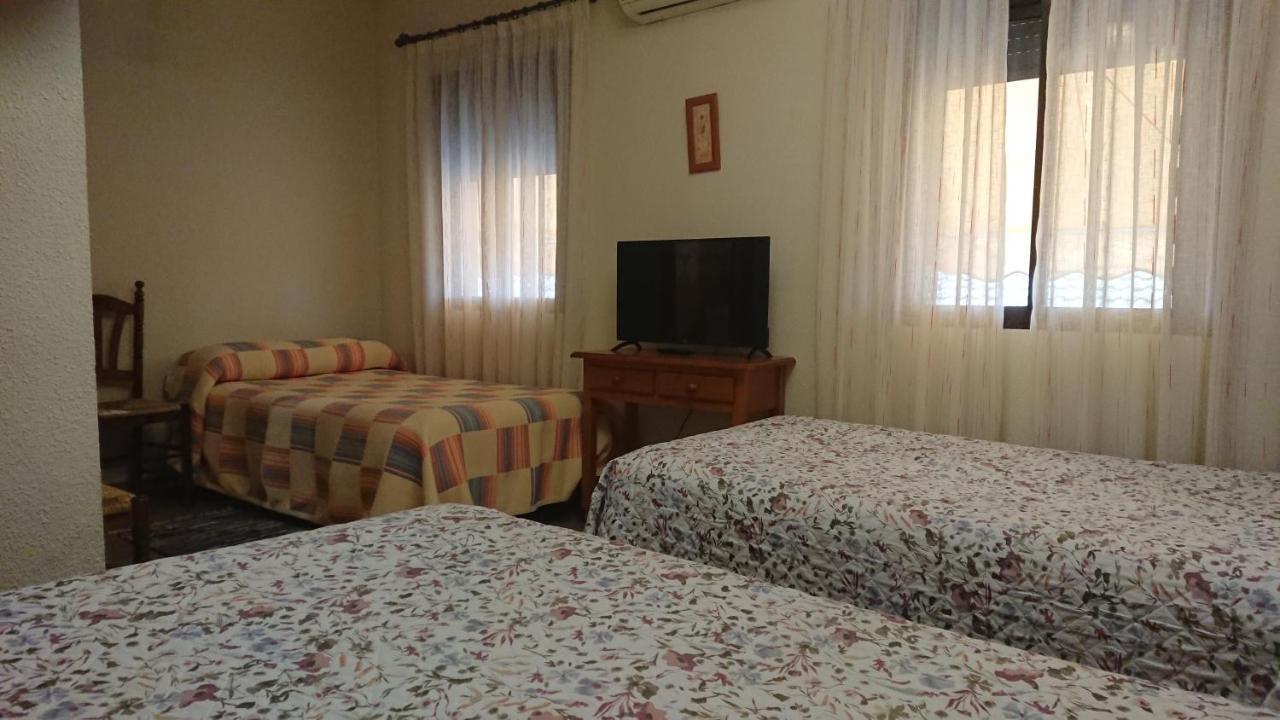 Posada La Reja Malpica de Tajo Luaran gambar